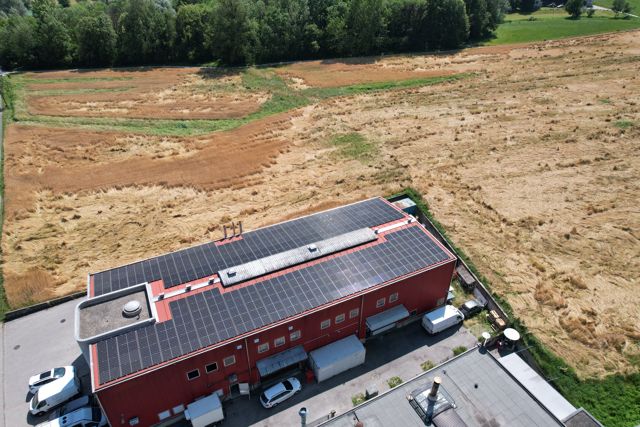 stabile  commerciale impianto fotovoltaico