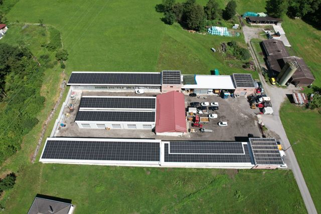 stabile  commerciale impianto fotovoltaico